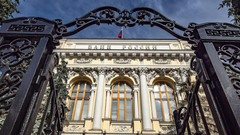 Стандарт безопасного использования QR-кодов для платежей и переводов.