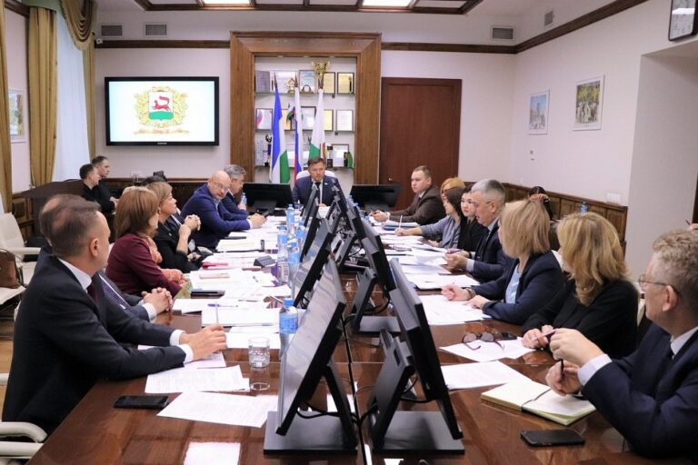 Проект бюджета на 2026 год и плановый период 2027 и 2028 годов.